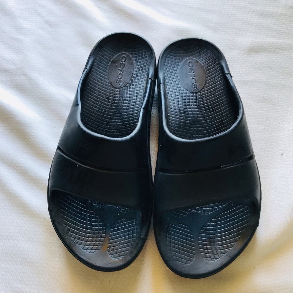 Oofos Black‎ Slide Sandals